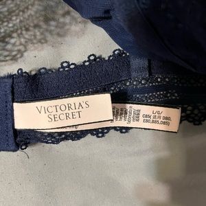Navy Victoria Secret bralette. Size Large